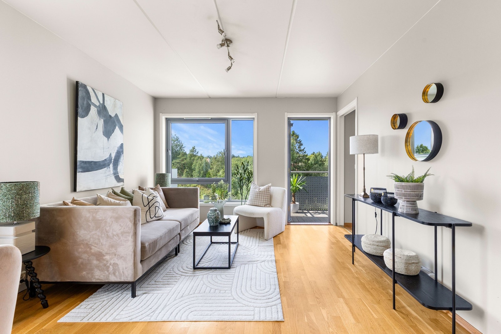 Lys og pen stue Galleribilde