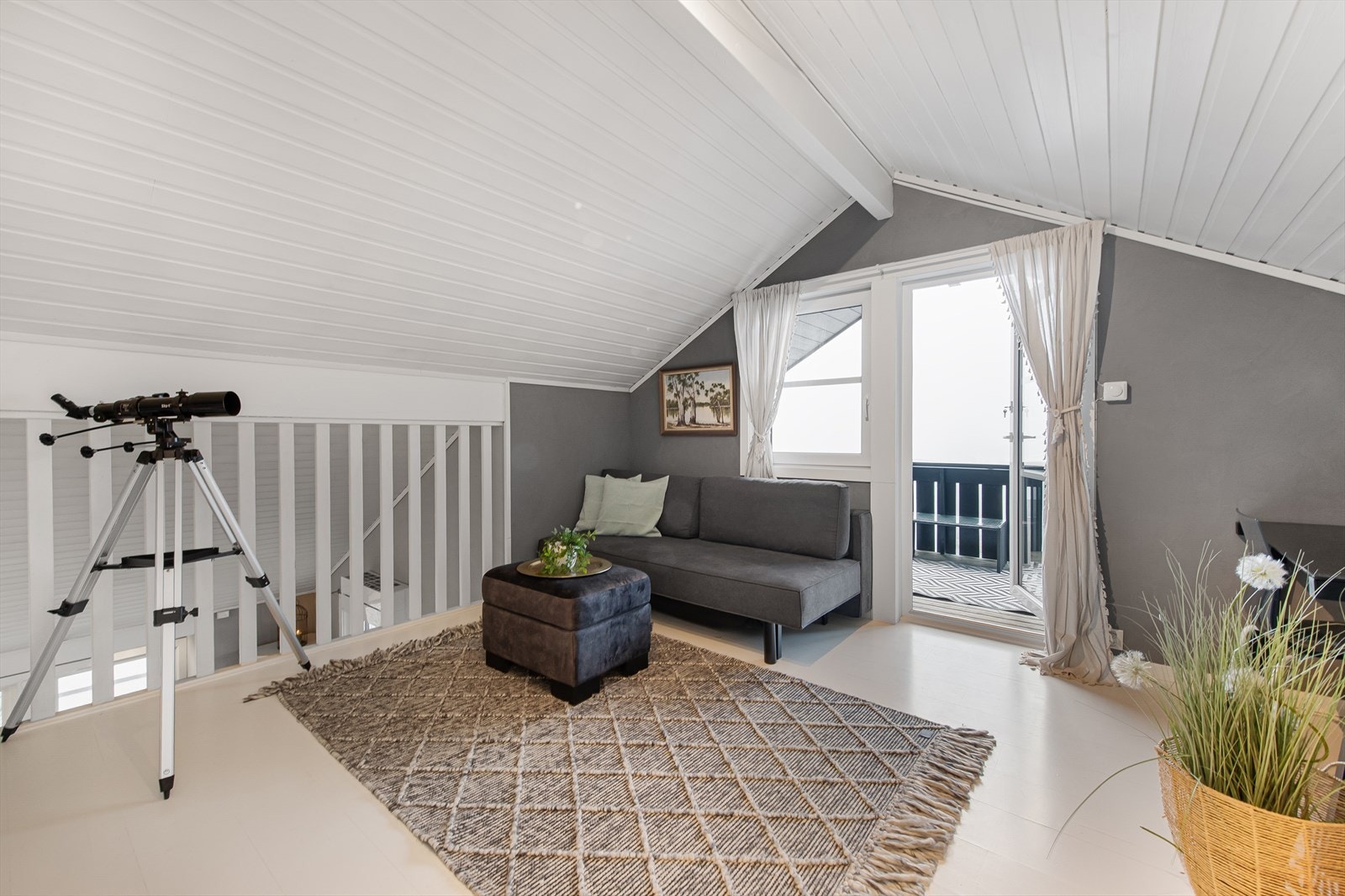 Direkte tilgang fra loftstuen til balkongen. Galleribilde