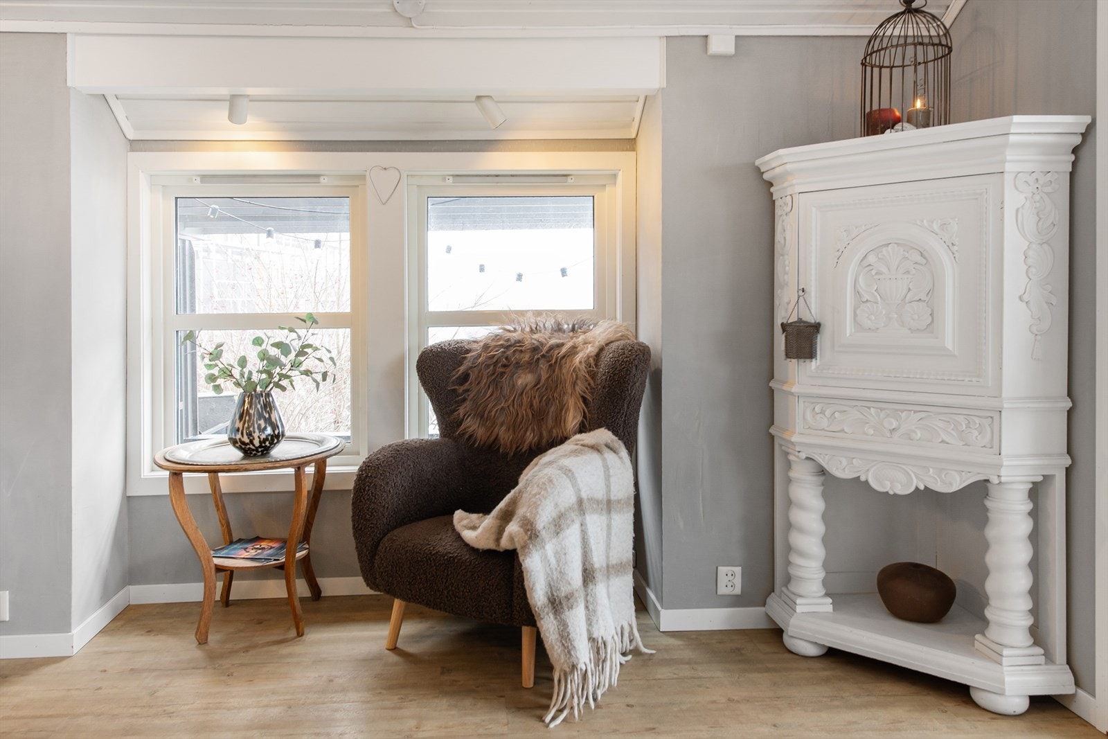 Koselig hjørne for avslapning i stuen. Galleribilde