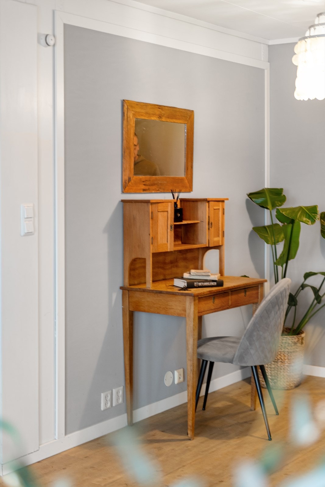 Liten arbeidsplass i gangen. Galleribilde