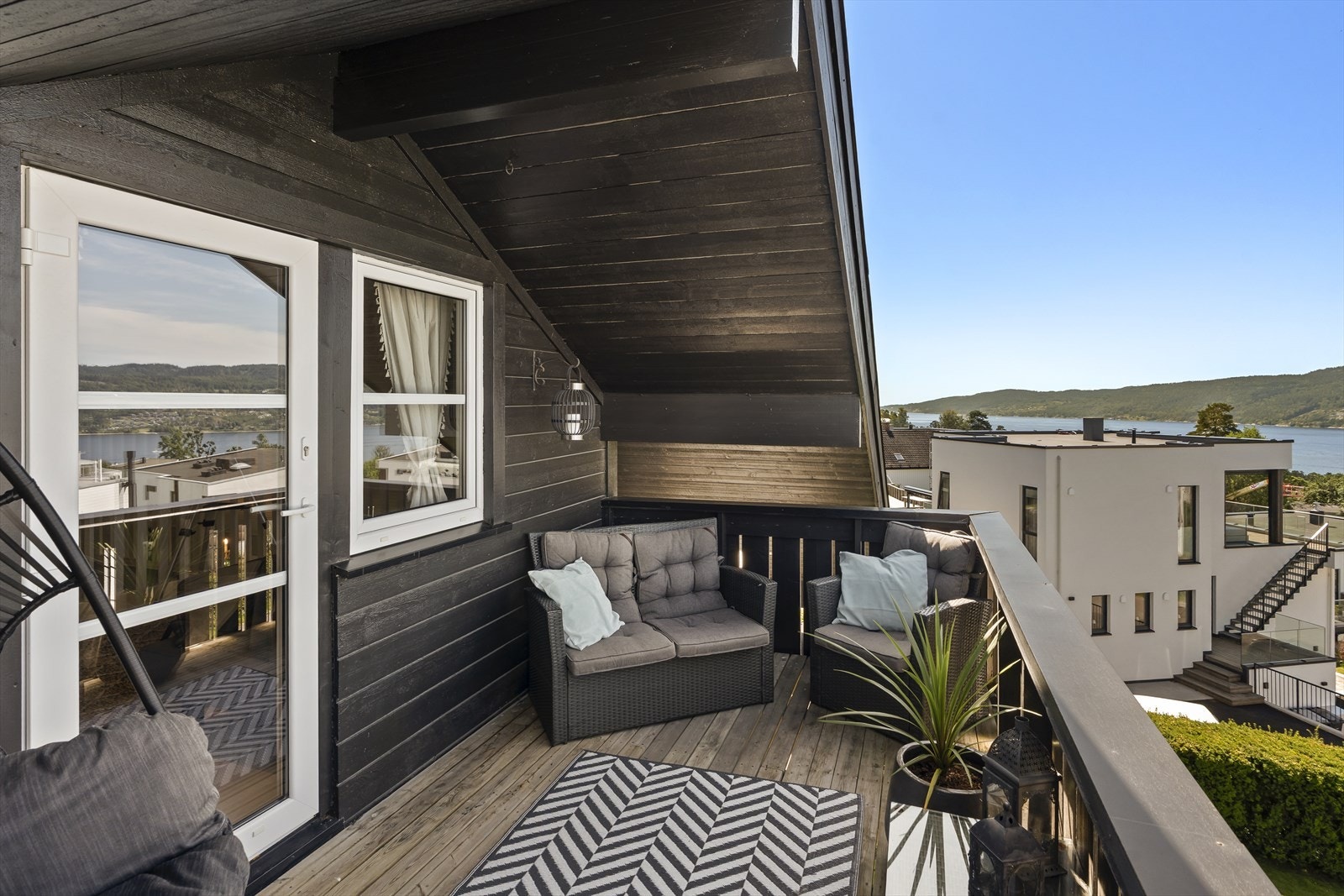 Nyt varme sommerdager i ro og mak. Galleribilde