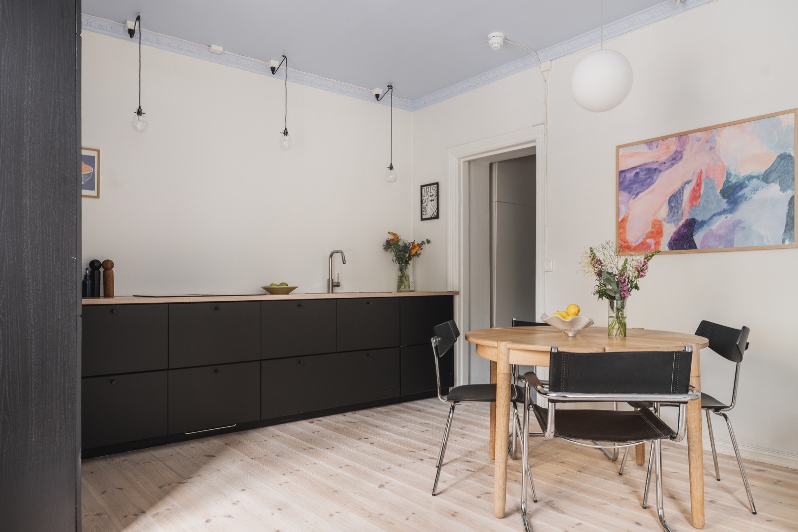 Godt med skap- og benkeplass Galleribilde