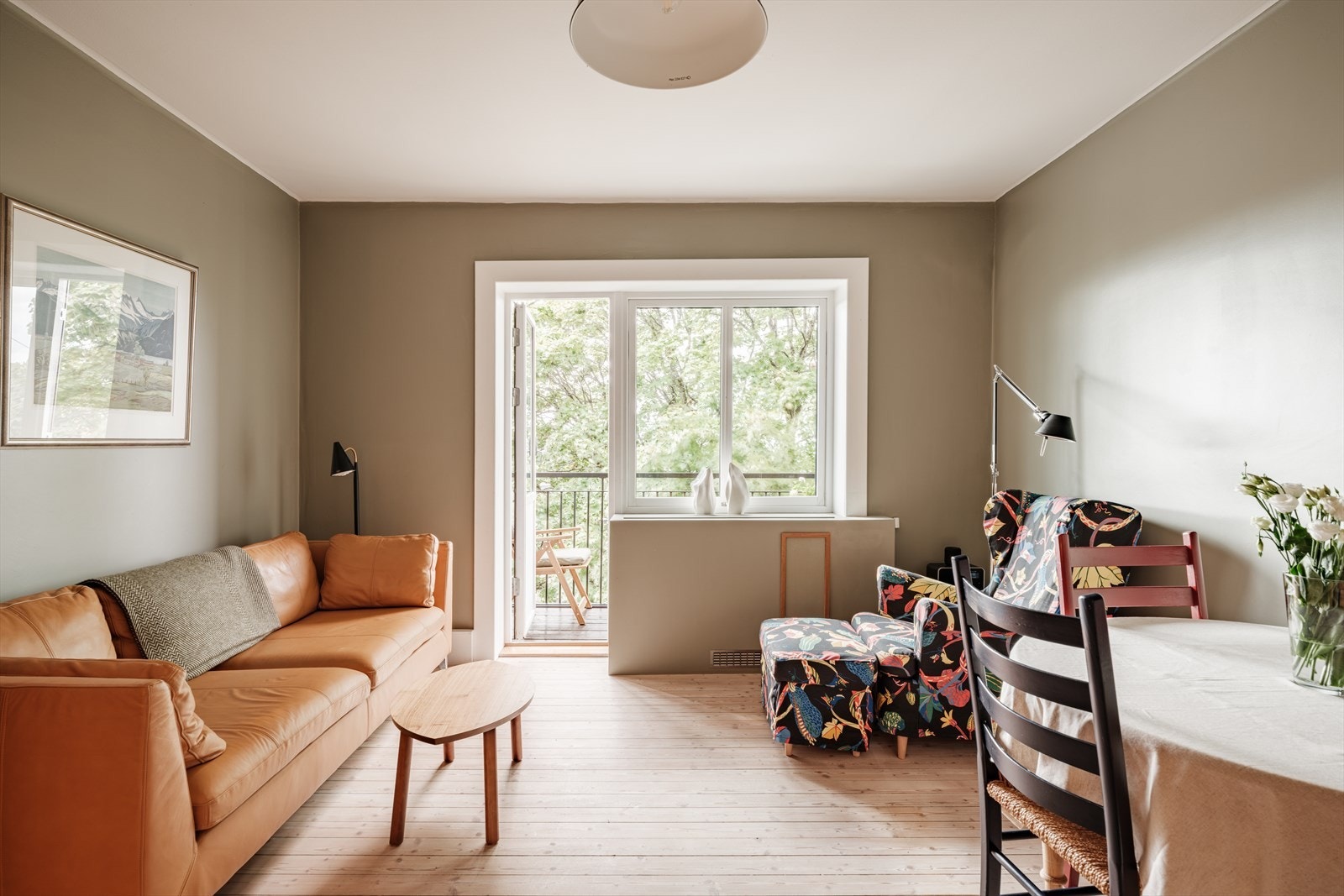 En svært attraktiv og gjennomført 3-roms med sydvendt balkong, god planløsning og populær beliggenhet på Sagene. Galleribilde