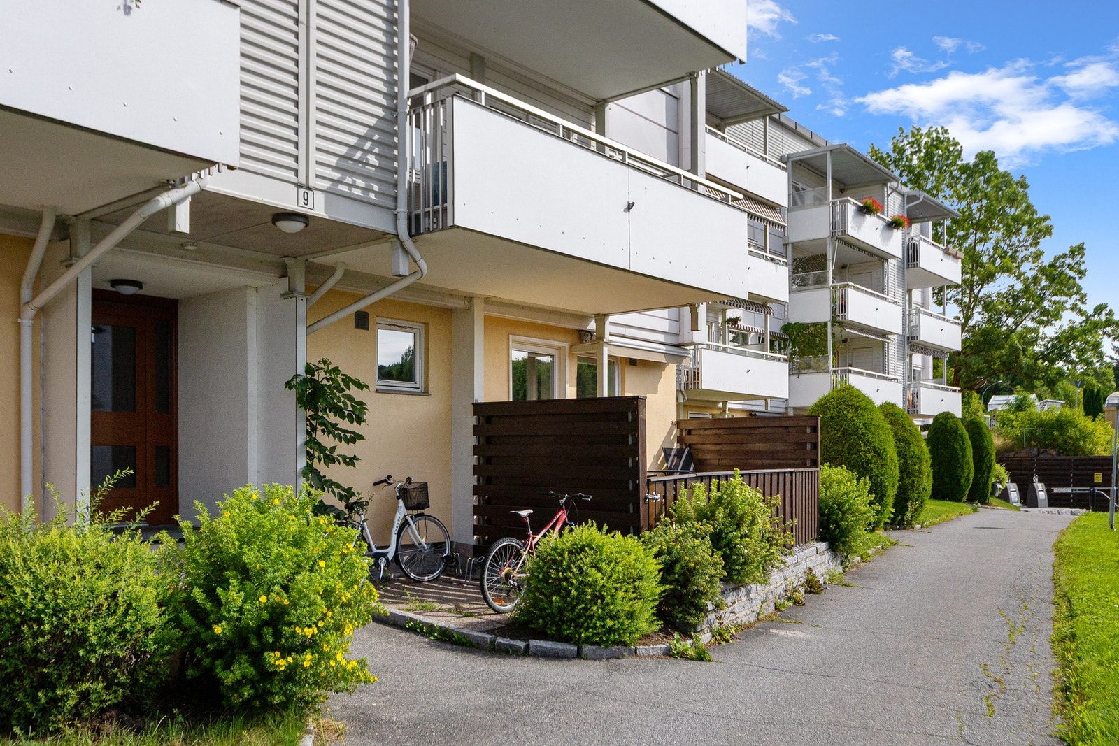 Pent opparbeidet inngangsparti. Galleribilde