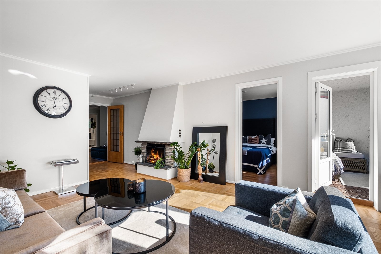 Dette er en flott mulighet til å sikre seg en lys og gjennomgående ende- og toppleilighet. Galleribilde