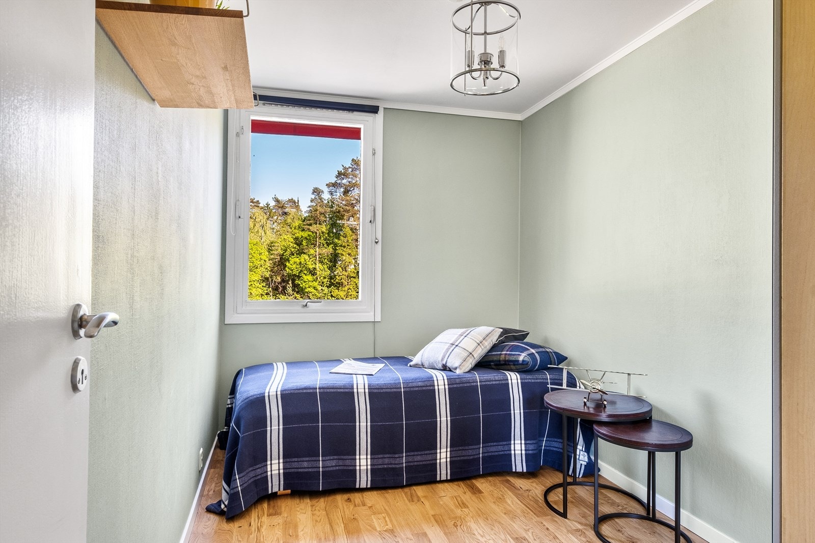 Leiligheten har en praktisk og familievennlig planløsning med tre gode soverom. Galleribilde