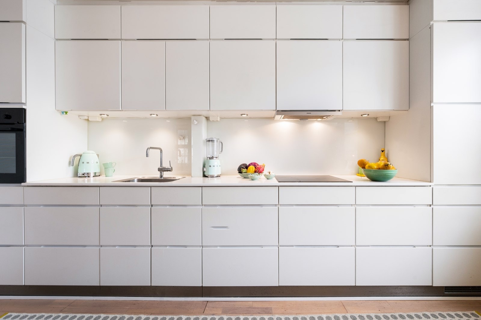 Praktiske løsninger som komfyrvakt og lekkasjestopper er allerede på plass for ekstra trygghet i hverdagen. Galleribilde