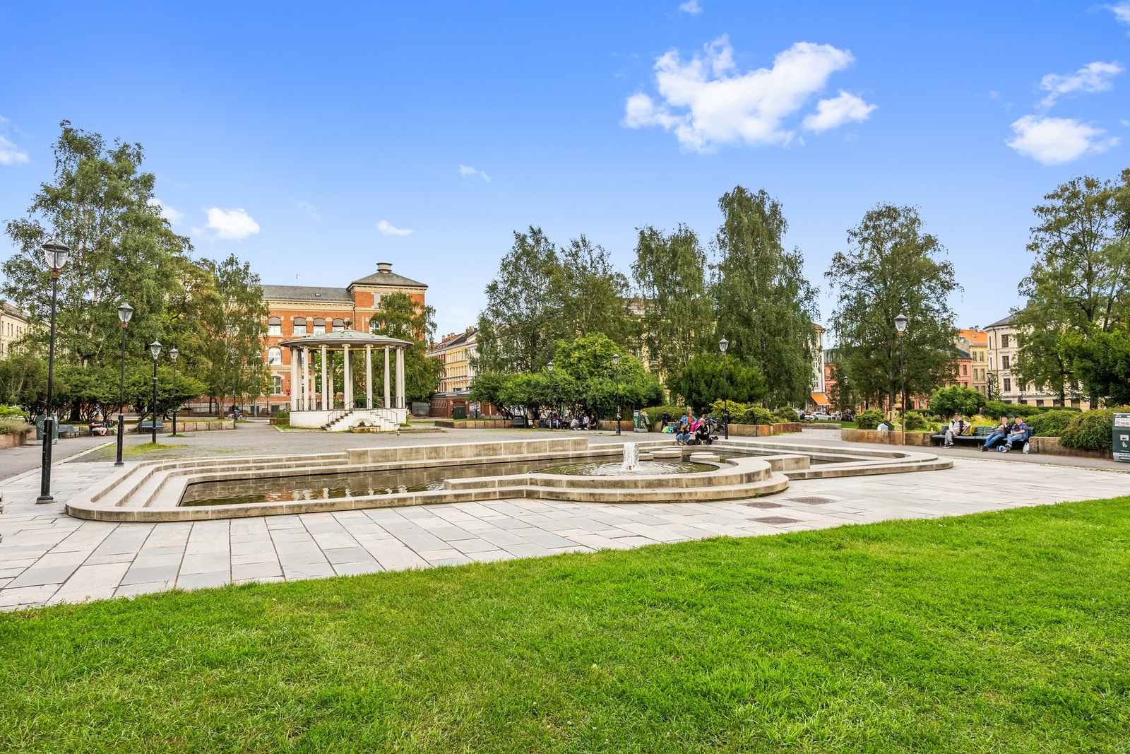 Med sentral beliggenhet på Birkelundene er det også flere parkanlegg og turmuligheter langs Akerselva. Galleribilde