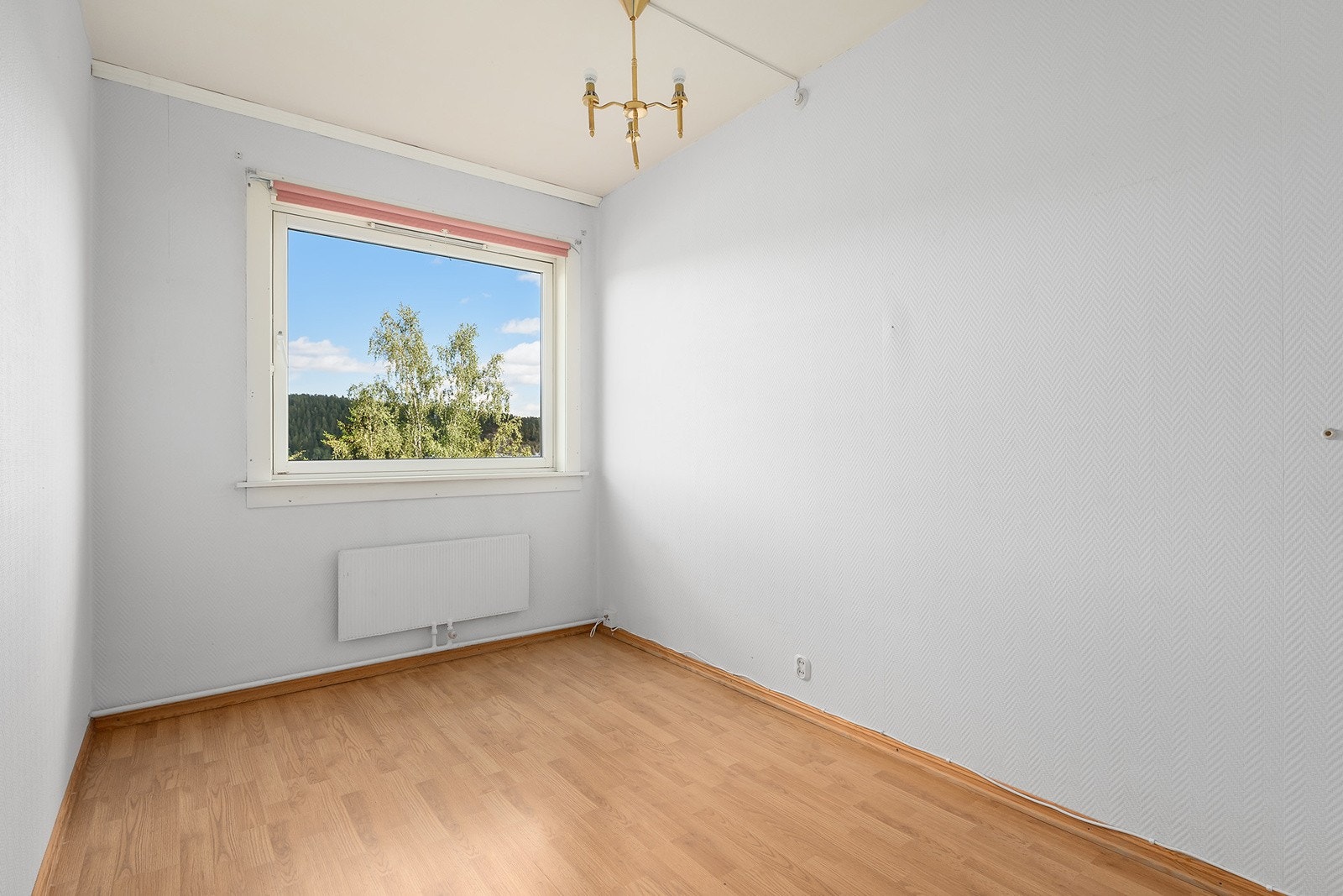 Soverom 3 har plass til seng og om ønskelig annet møblement. Rommet egner seg godt som barnerom, gjesterom eller kontor Galleribilde