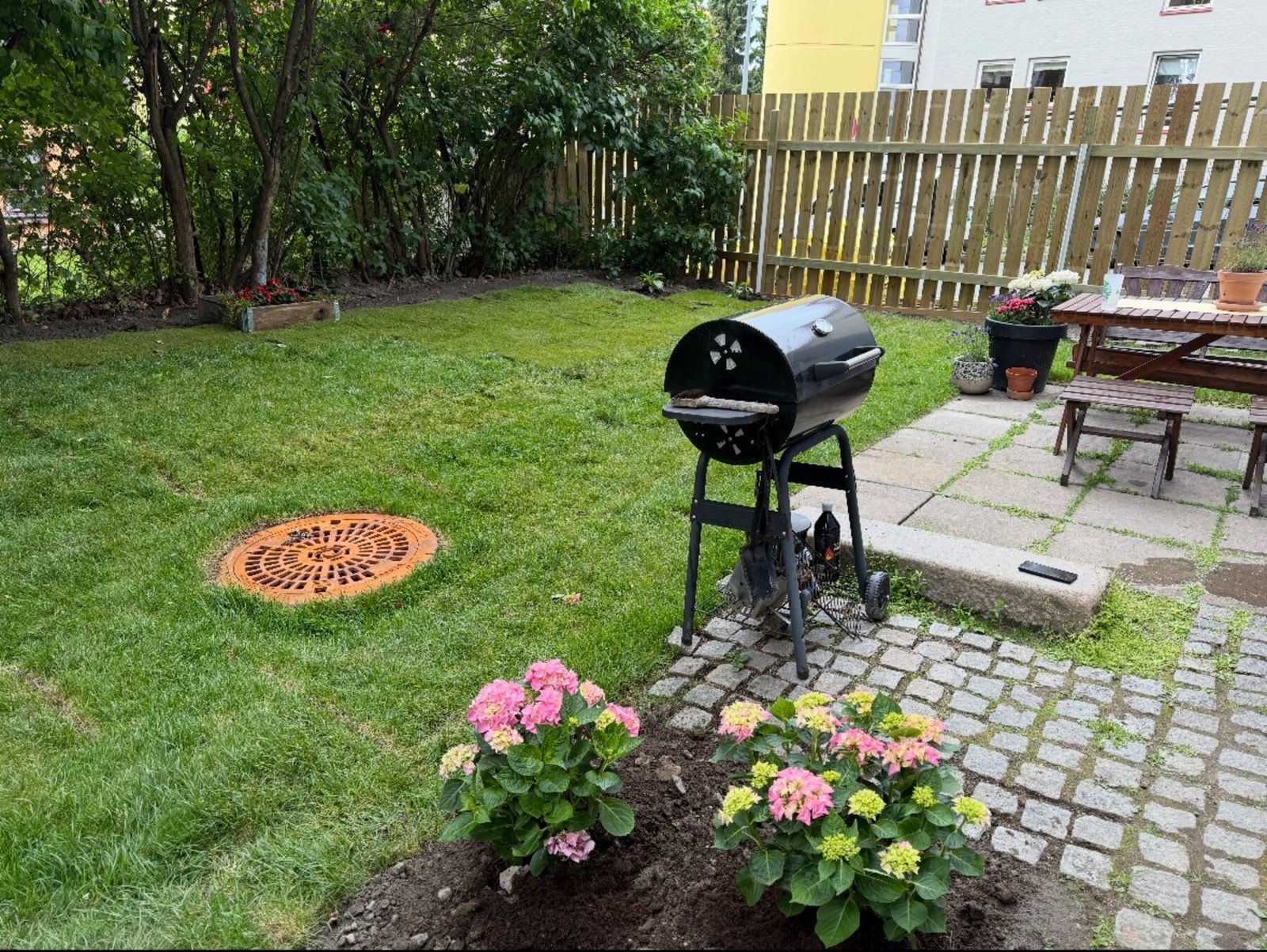 Felles bakgård er restaurert og oppgradert i 2025 Galleribilde