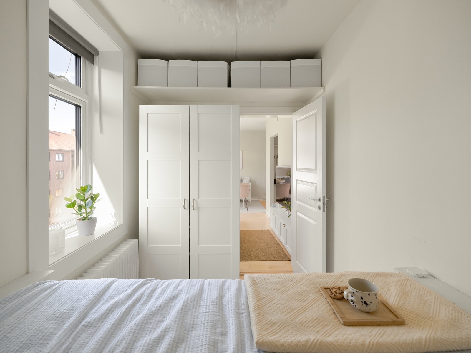 I tillegg til garderobeskap og hylle som tar for seg det lille ekstra. Galleribilde