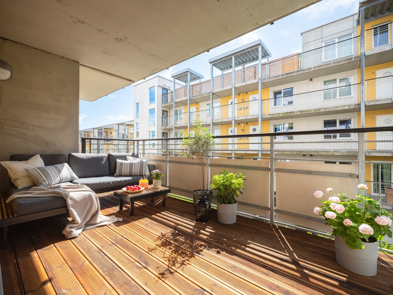 Dette er en nydelig, gjennomgående leilighet med en romslig balkong og svært gode solforhold. Galleribilde