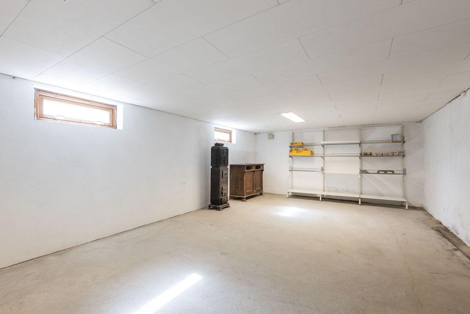 Romslig kjellerrom. Galleribilde