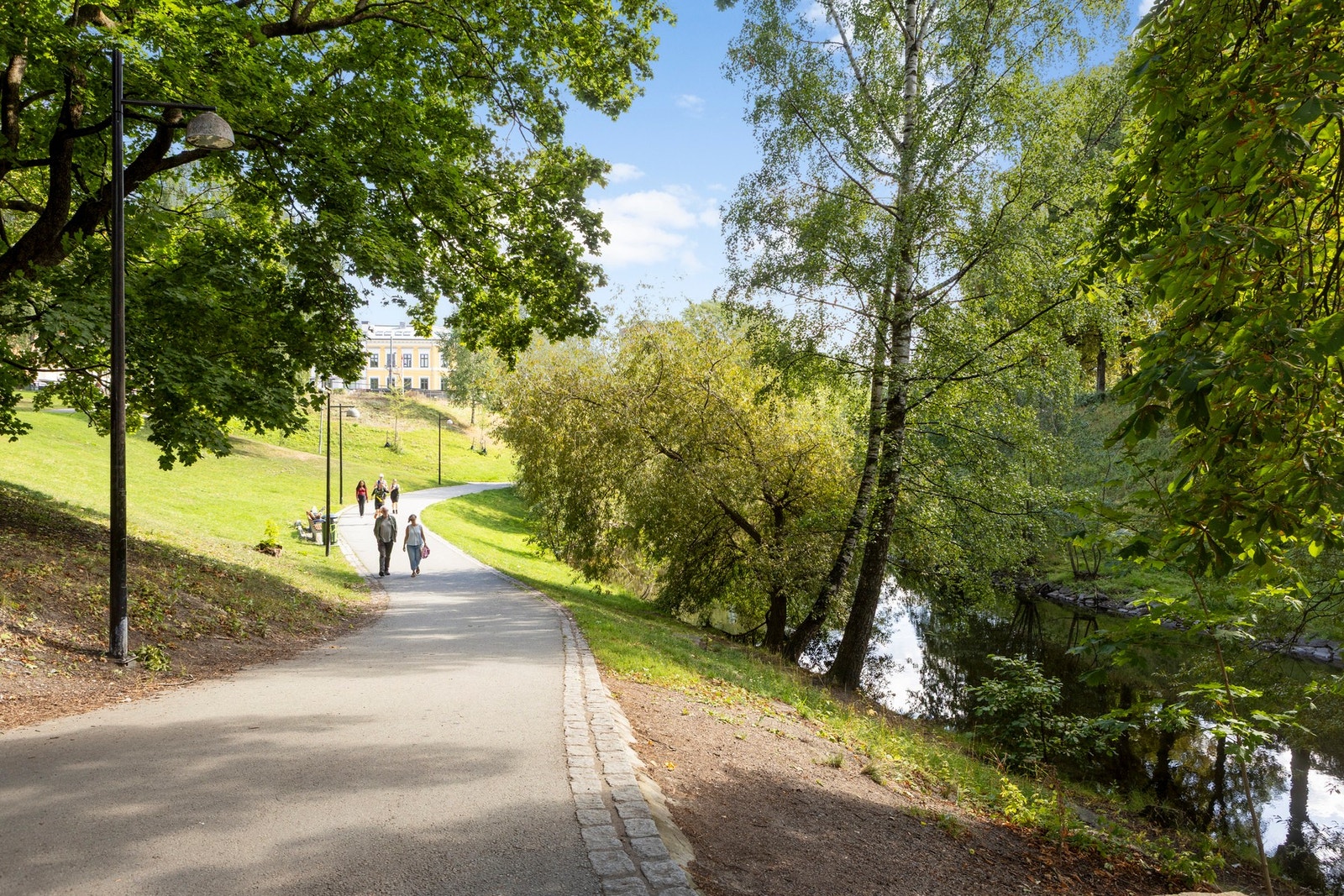 Turstiene langs Akerselve starter på nedsiden av Südøst som ligger i motsatt ende av bygget. Galleribilde