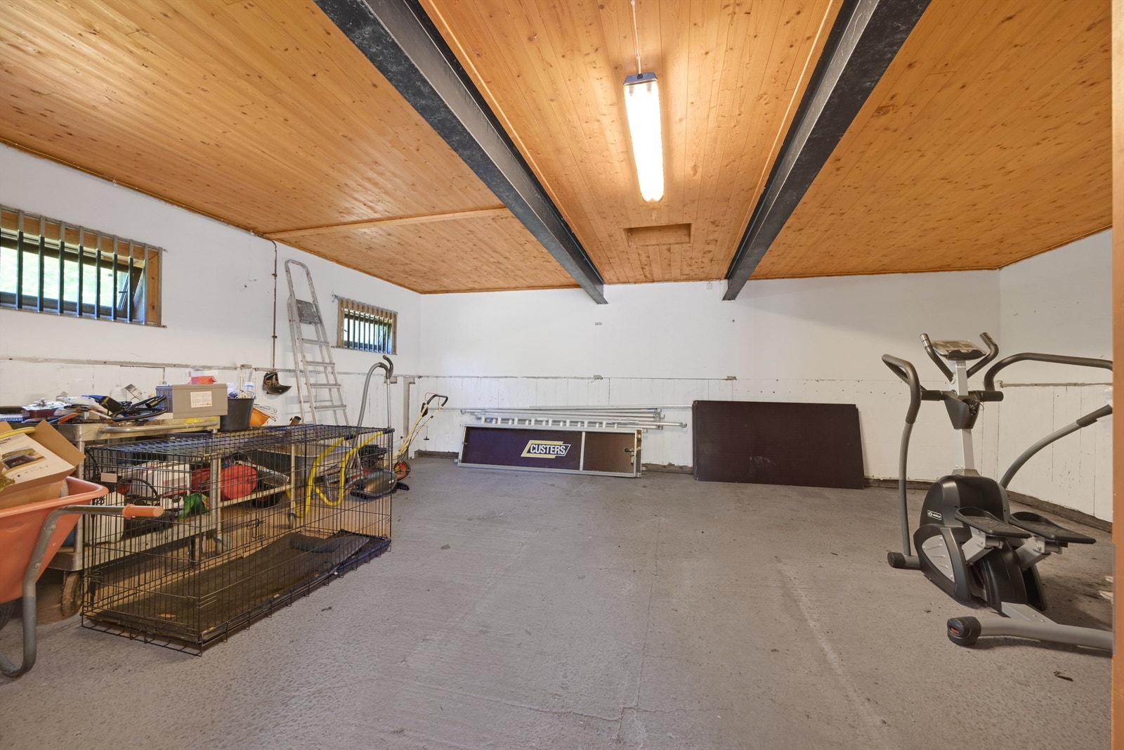 Plass til 4 stallbokser. Disse må evt. settes opp selv. Galleribilde