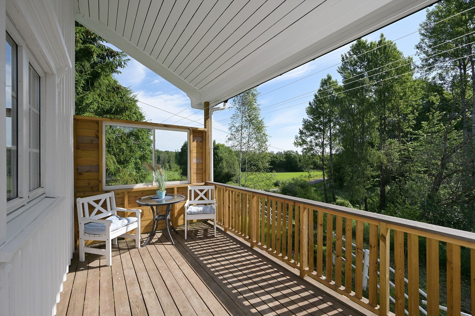 Terrasse mot øst med tidlig morgensol Galleribilde