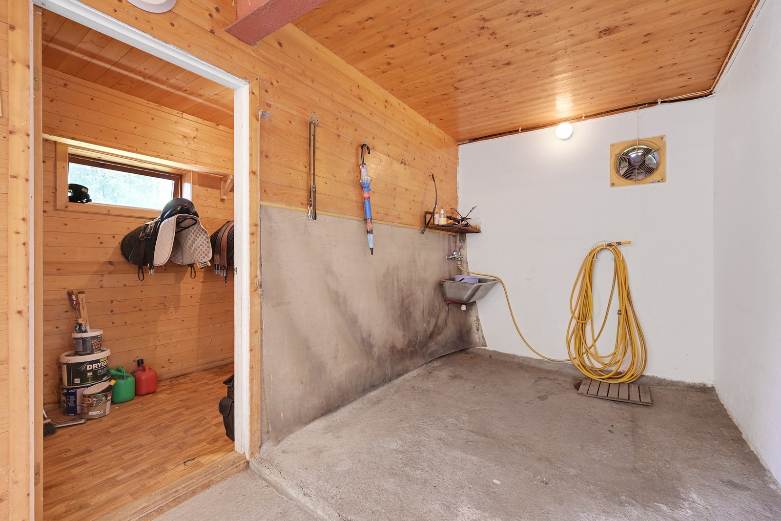 Salrom og vaskespilt Galleribilde