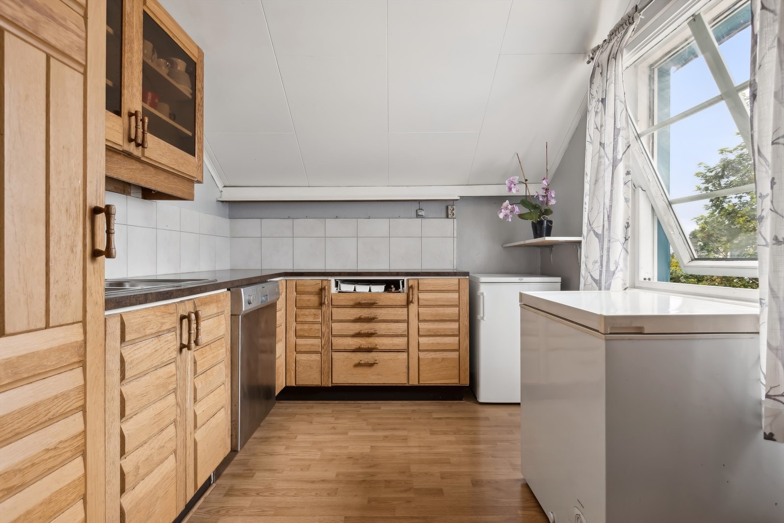 Kjøkkenet er av god størrelse. Galleribilde