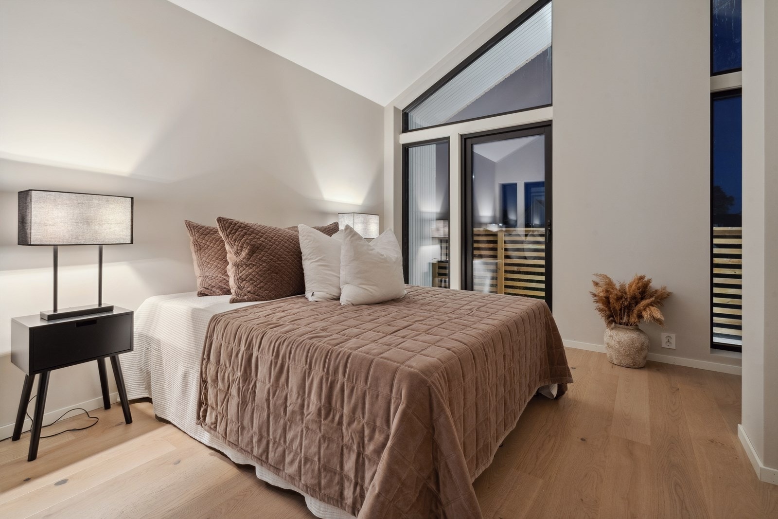 Kveldshygge. Galleribilde