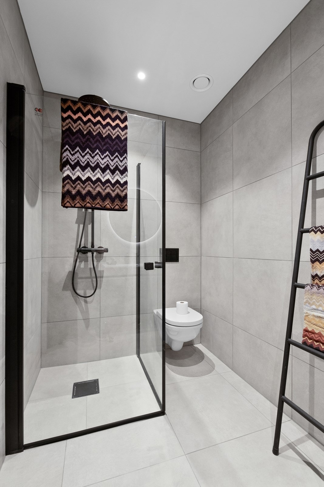 Innfellbare dusjdører for maksimal utnyttelse av plass. Galleribilde