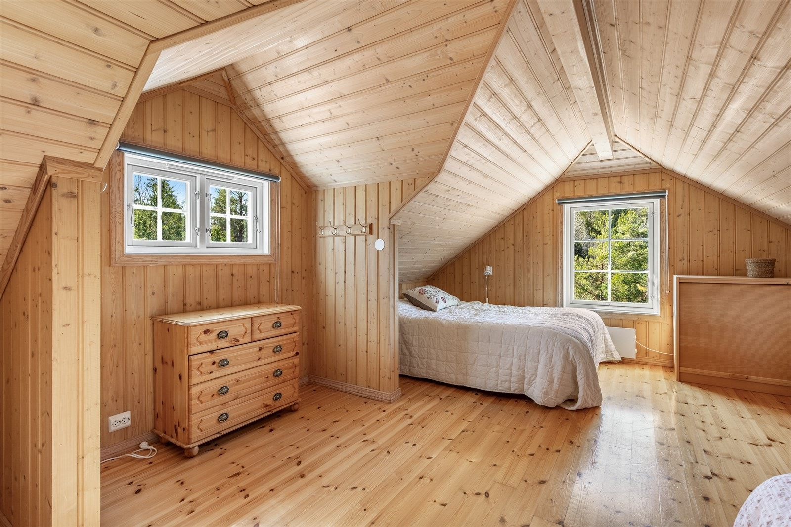 Soverom i 2. etasje - Rommet har lavere takhøyde enn 1,90 Galleribilde