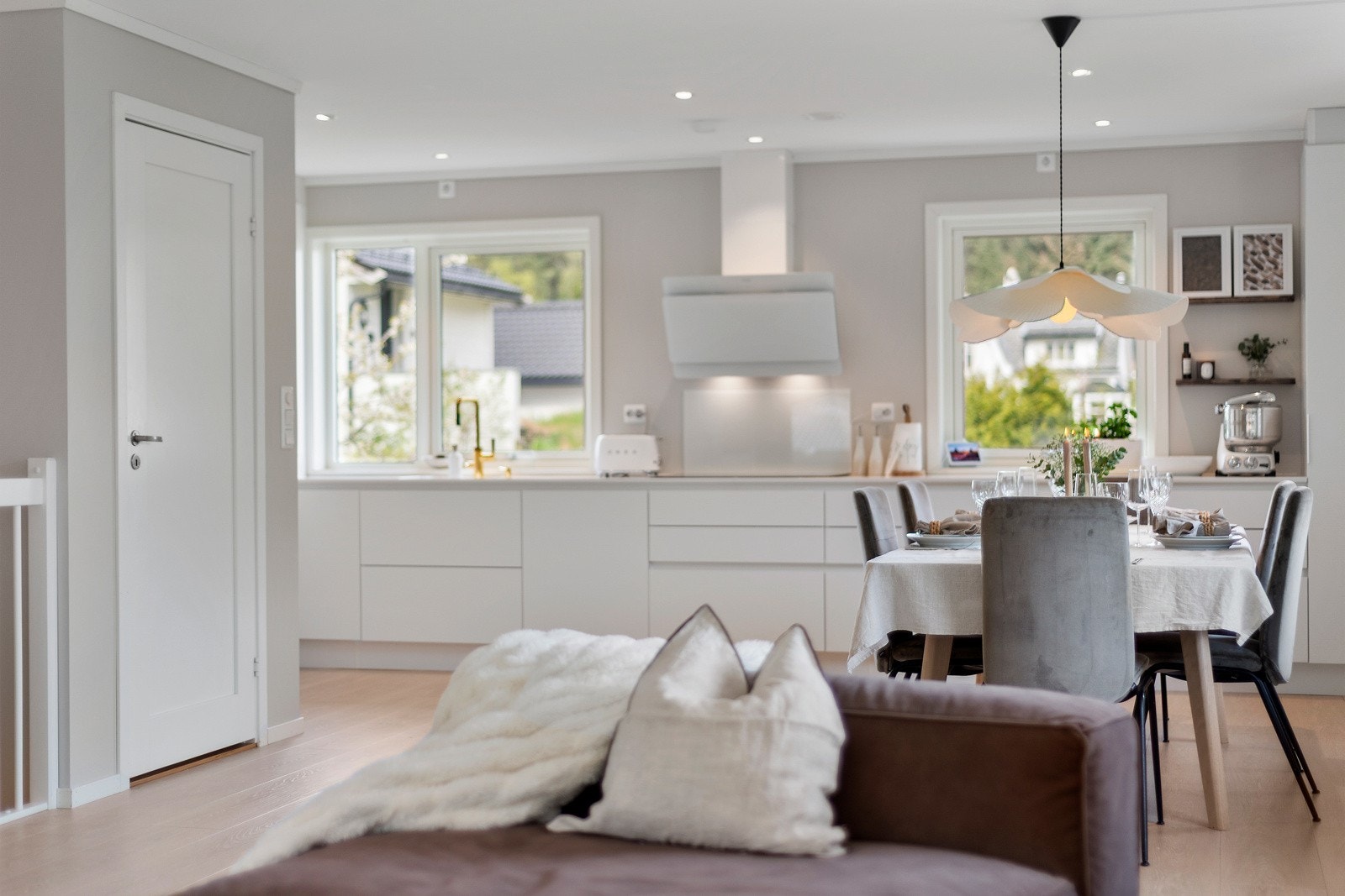 Fra stuen mot kjøkkenet. Galleribilde