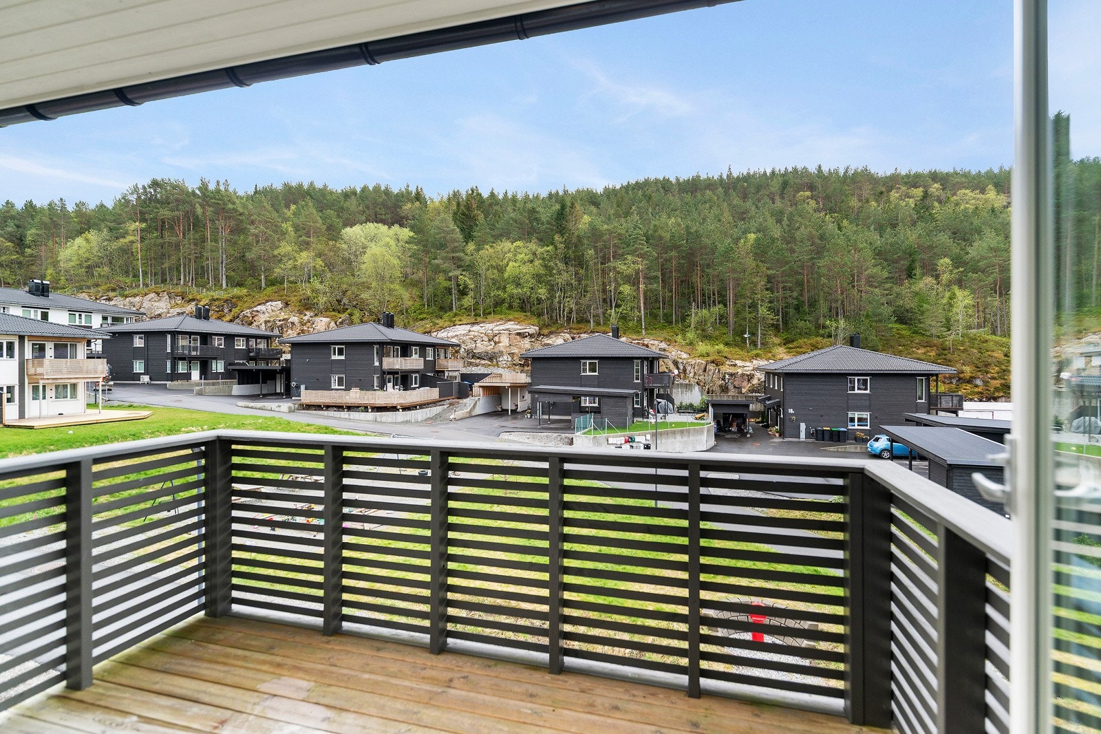 Også fra toppetasjen har man tilsvarende lufteveranda. Galleribilde