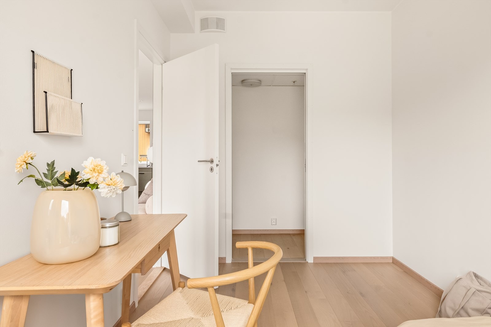Svært praktisk med med garderobe/bodløsning på 2,9 kvm. Galleribilde