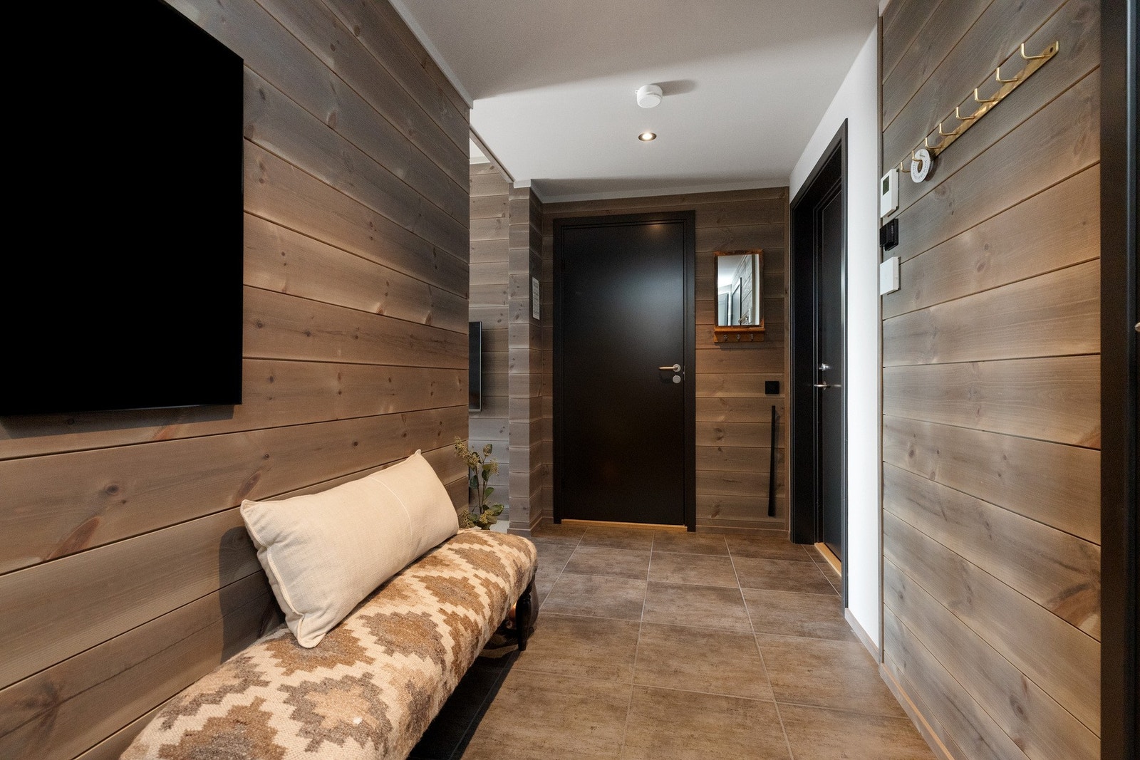 Entré med fliser på gulv Galleribilde