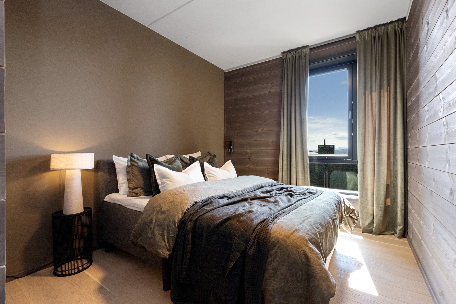 Hovedsoverom har god plass til dobbeltseng. Mulighet for garderobeskap Galleribilde