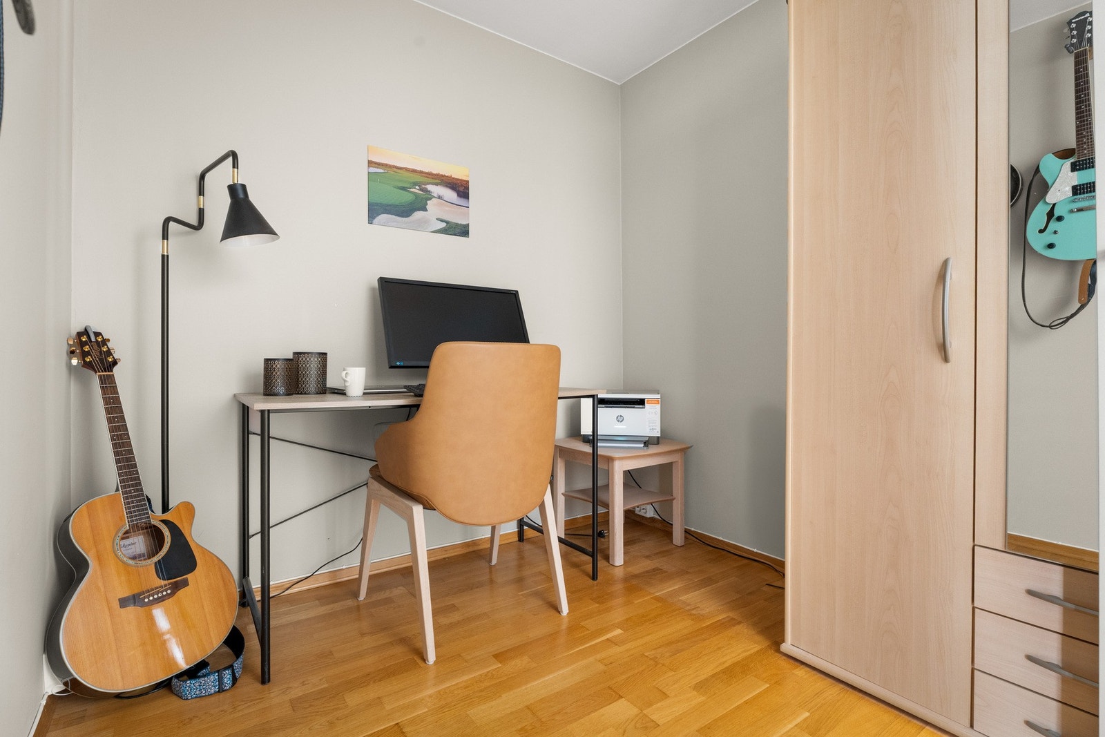 I spisestue vegg i vegg med dette soverommet kan bli et ekstra soverom. Galleribilde