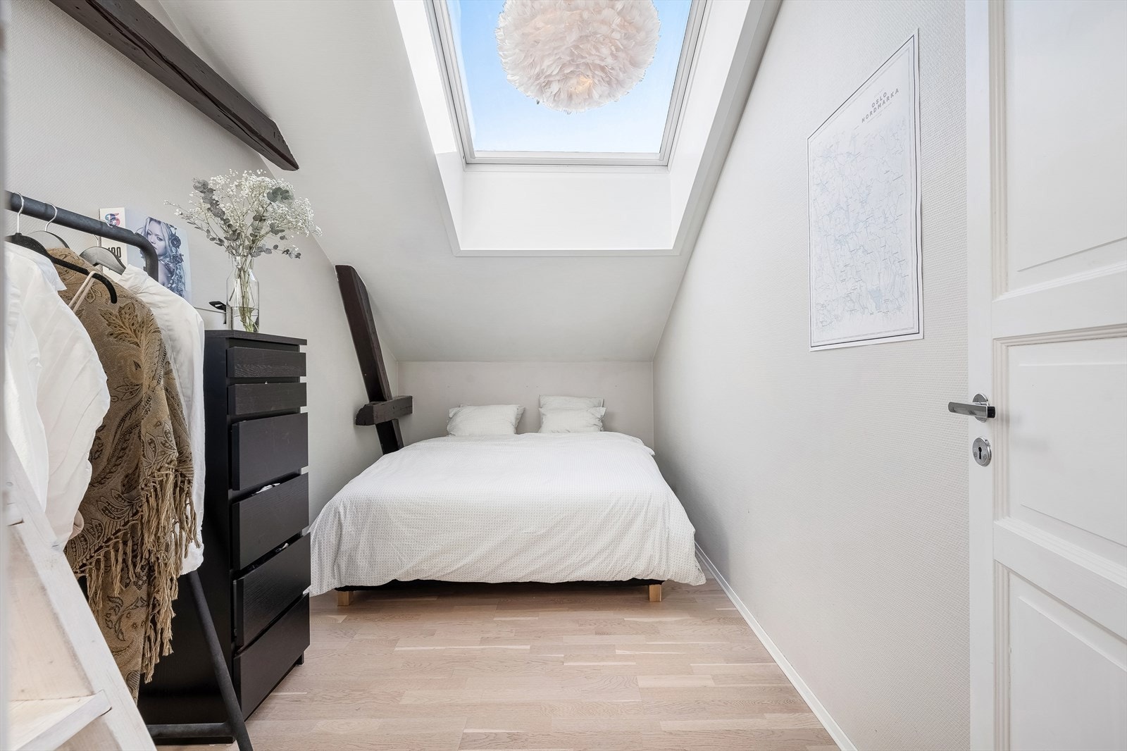 - Soverom 2 er også av god størrelse med plass til dobbeltseng og garderobeskap - Galleribilde