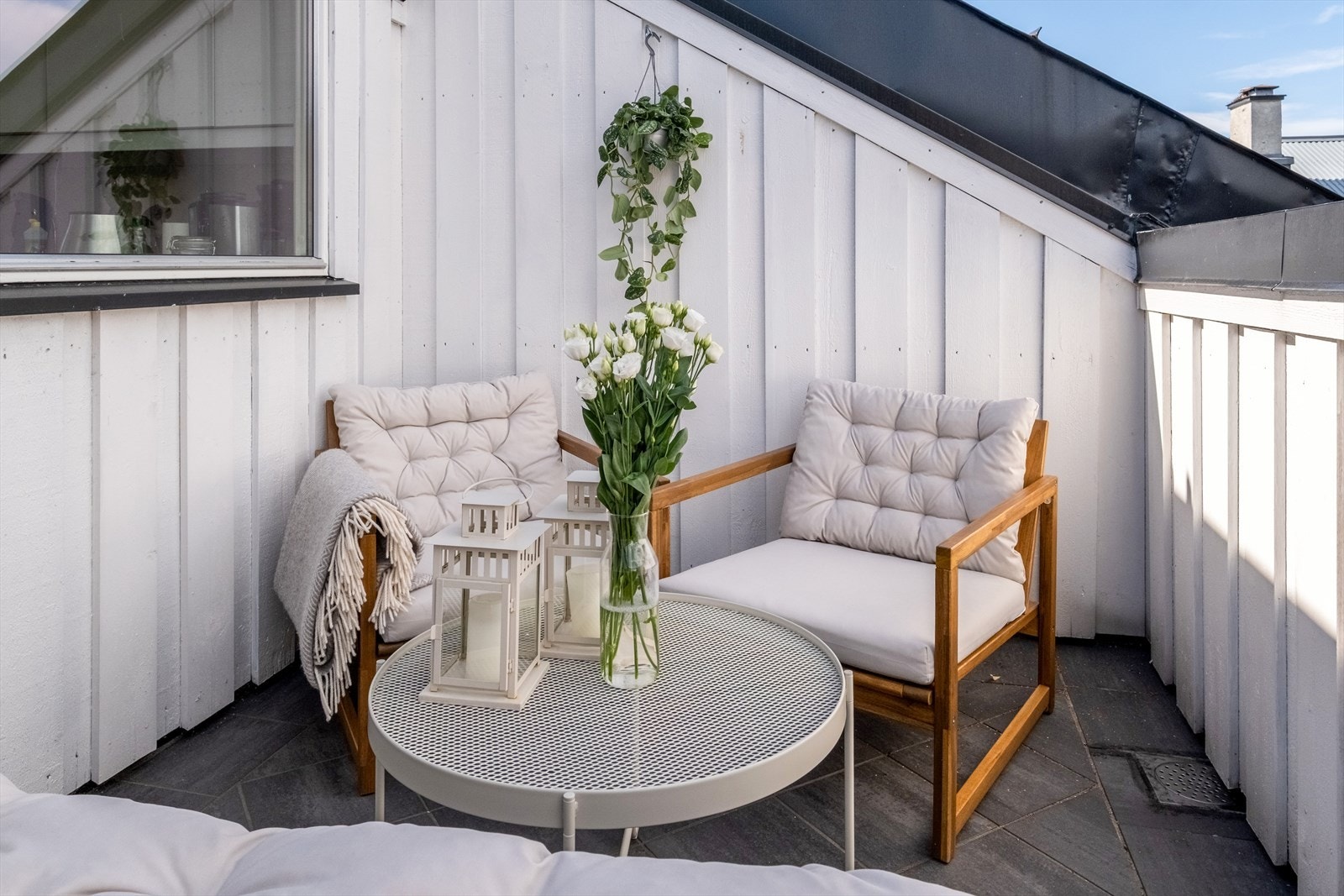 - Privat takterrasse oppmålt til ca. 8kvm. Her er det varmekabler og stikkontakt - Galleribilde