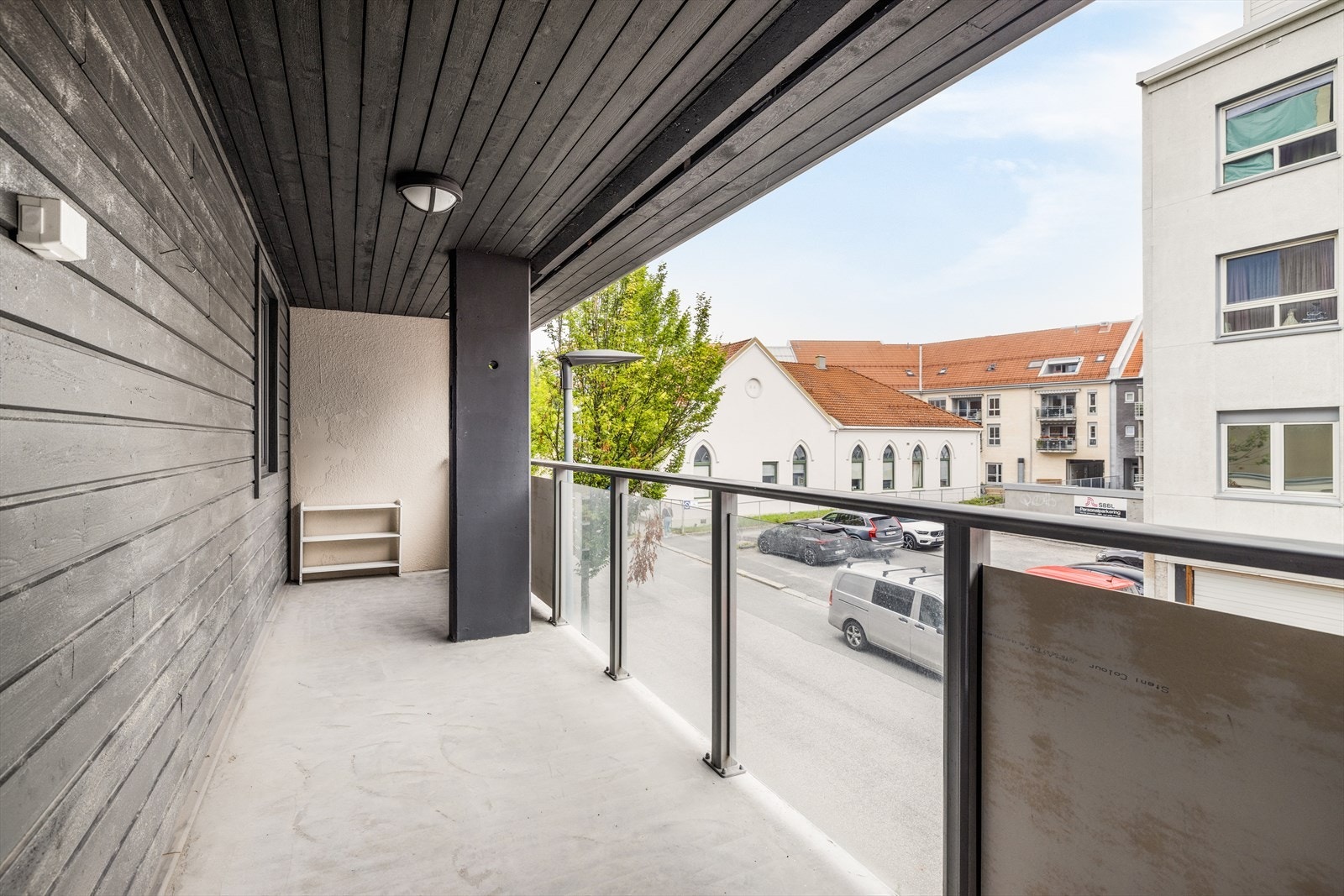 Denne balkongen er også av god størrelse, og vender mot øst Galleribilde