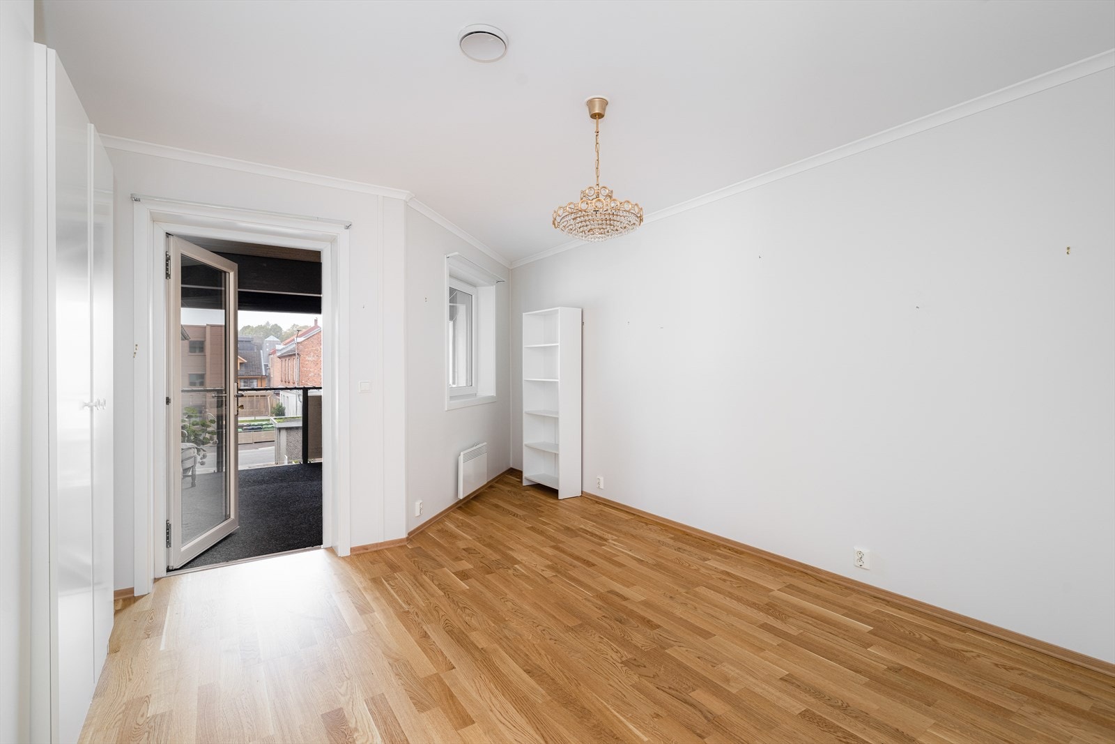 Soverom nr. 2 er 16 kvm stort og har garderobeskap. Galleribilde