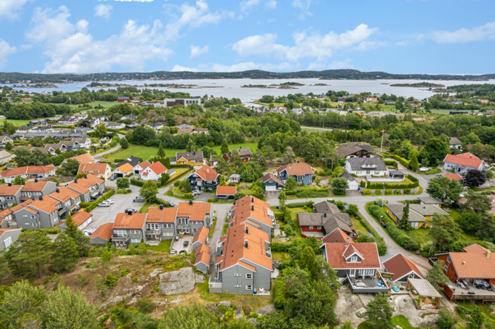 Godt driftet borettslag. Området har kort vei til vannet og vakre Granholmen Galleribilde