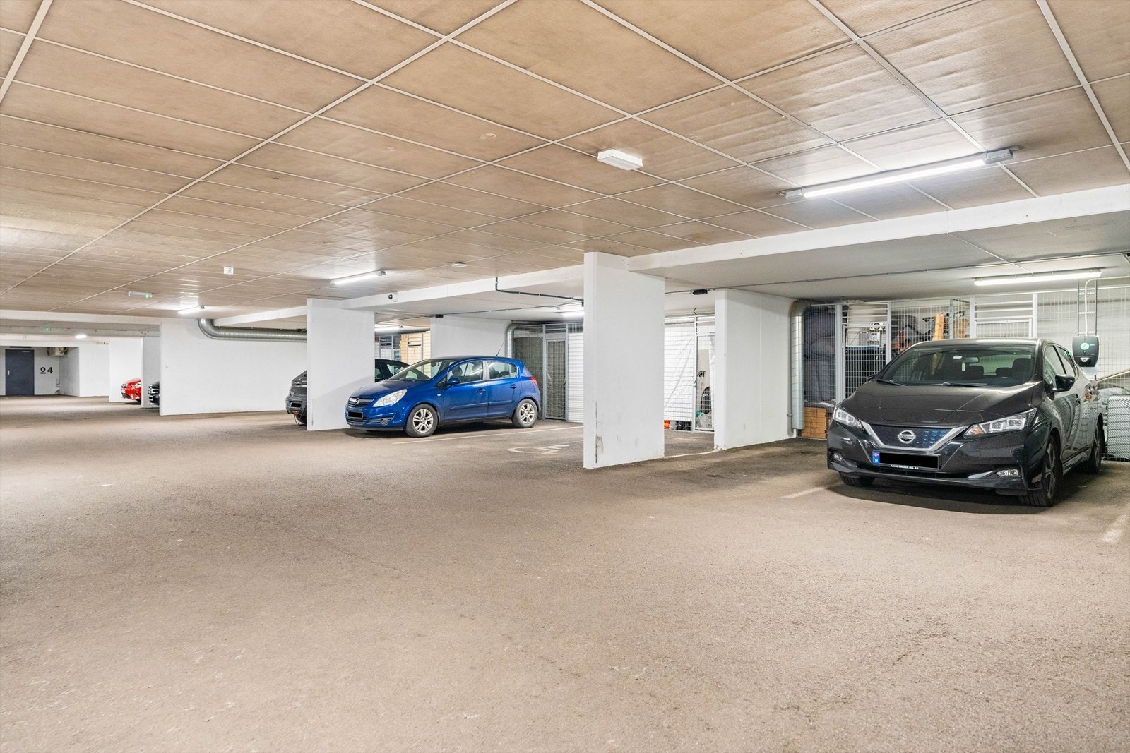 Det disponeres parkeringsplass i felles lukket garasjeanlegg Galleribilde