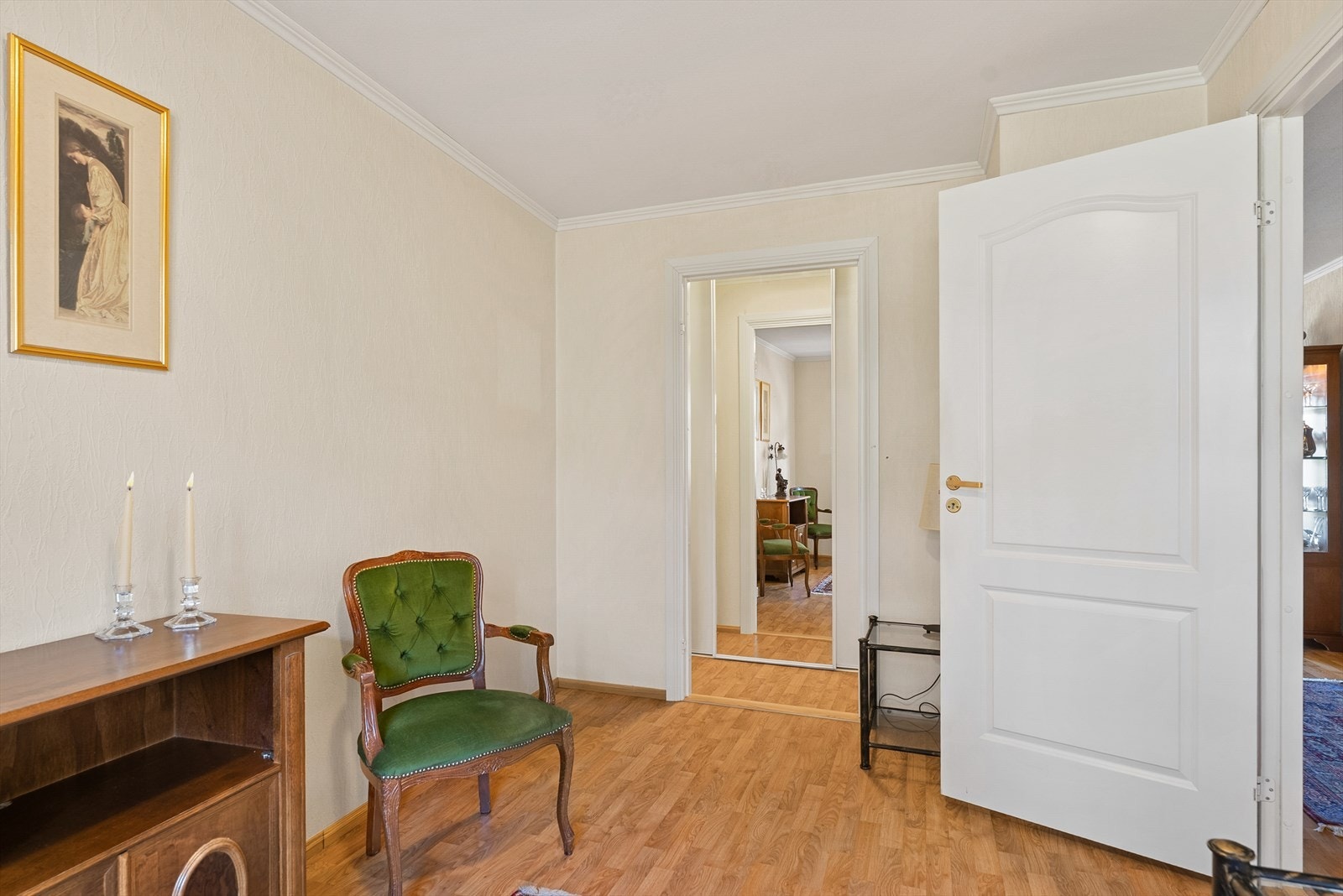 Soverom med bod/walk-in closet. Galleribilde