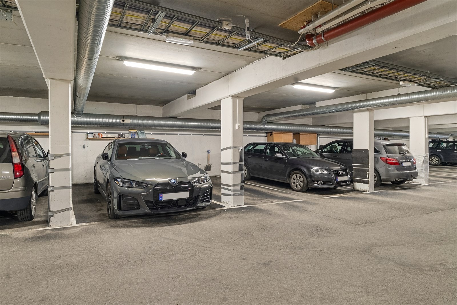 Det medfølger en fast garasjeplass. Galleribilde