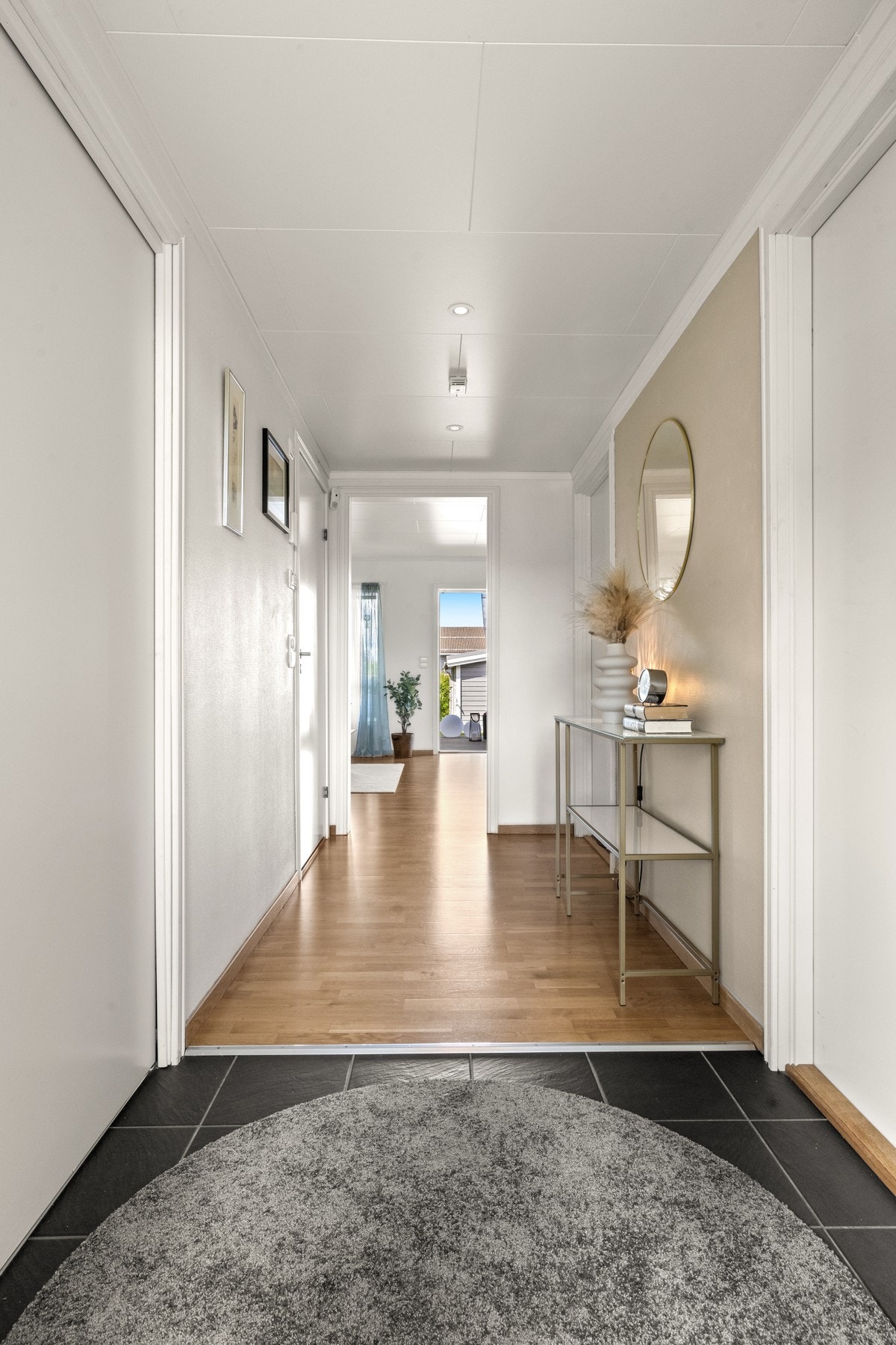 Flislagt inngangsparti med gulvvarme. Galleribilde