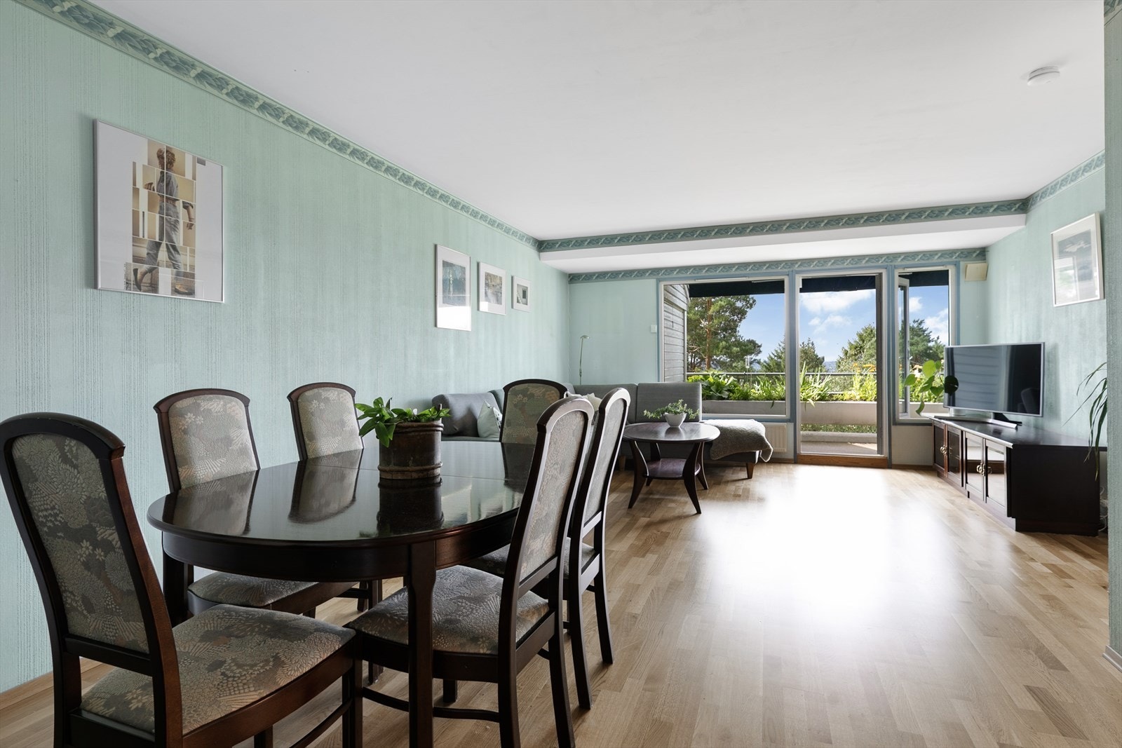 Velkommen til Lofsrudhøgda 227. Presenteres av lokalmegler Arsalan Syed V/Eiendomsmegler1 Galleribilde