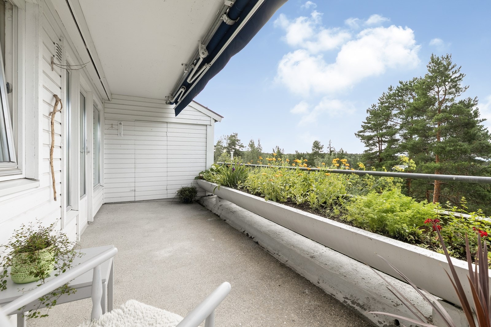 Balkongen har praktisk bod på 2kvm og gir god plass til lagring. Galleribilde