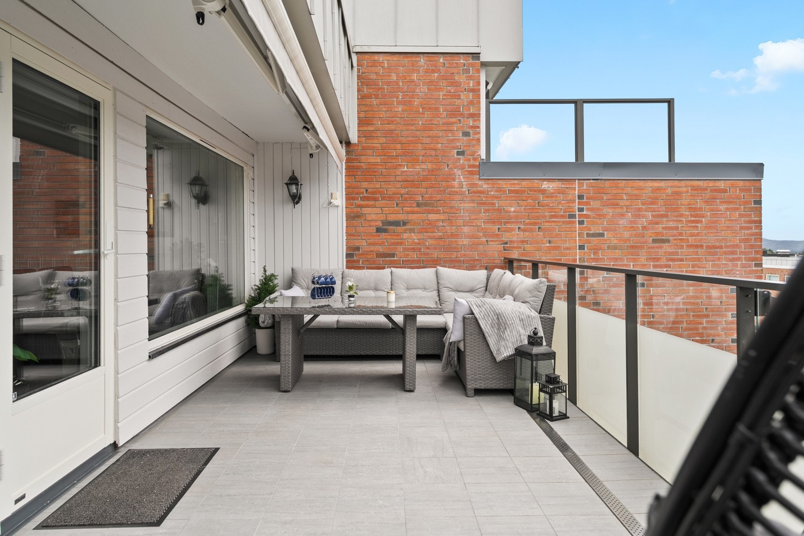 På balkongen er det god plass til utemøbler, grill, etc. Galleribilde