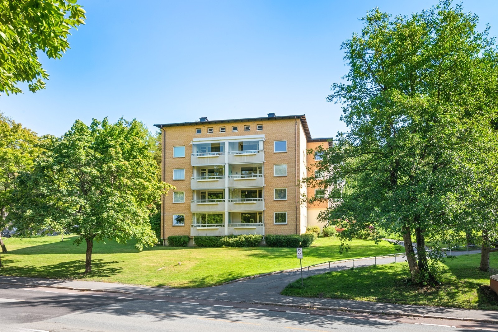 Borettslag med skogen som nærmeste nabo Galleribilde