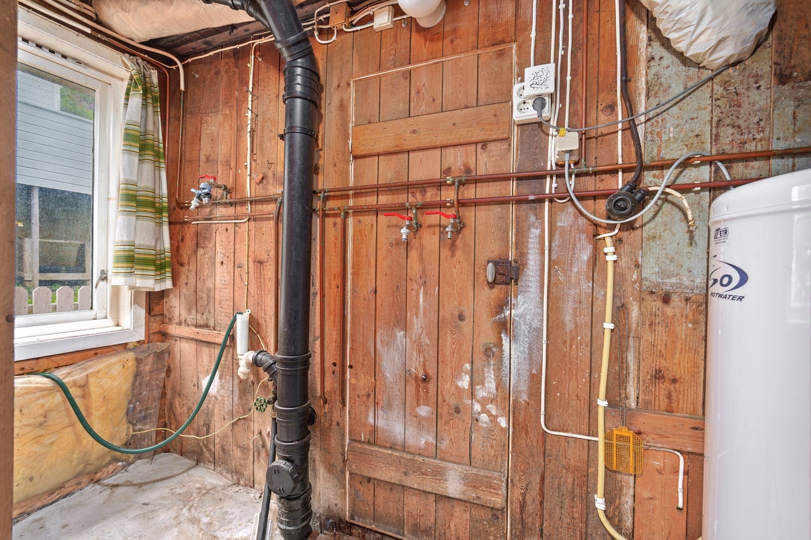 Uinnredet rom / vaskerom Galleribilde