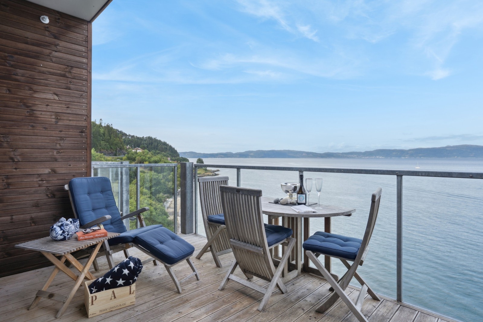 Fra toppetasjen har du en praktfull utsikt over Trondheimsfjorden. Galleribilde