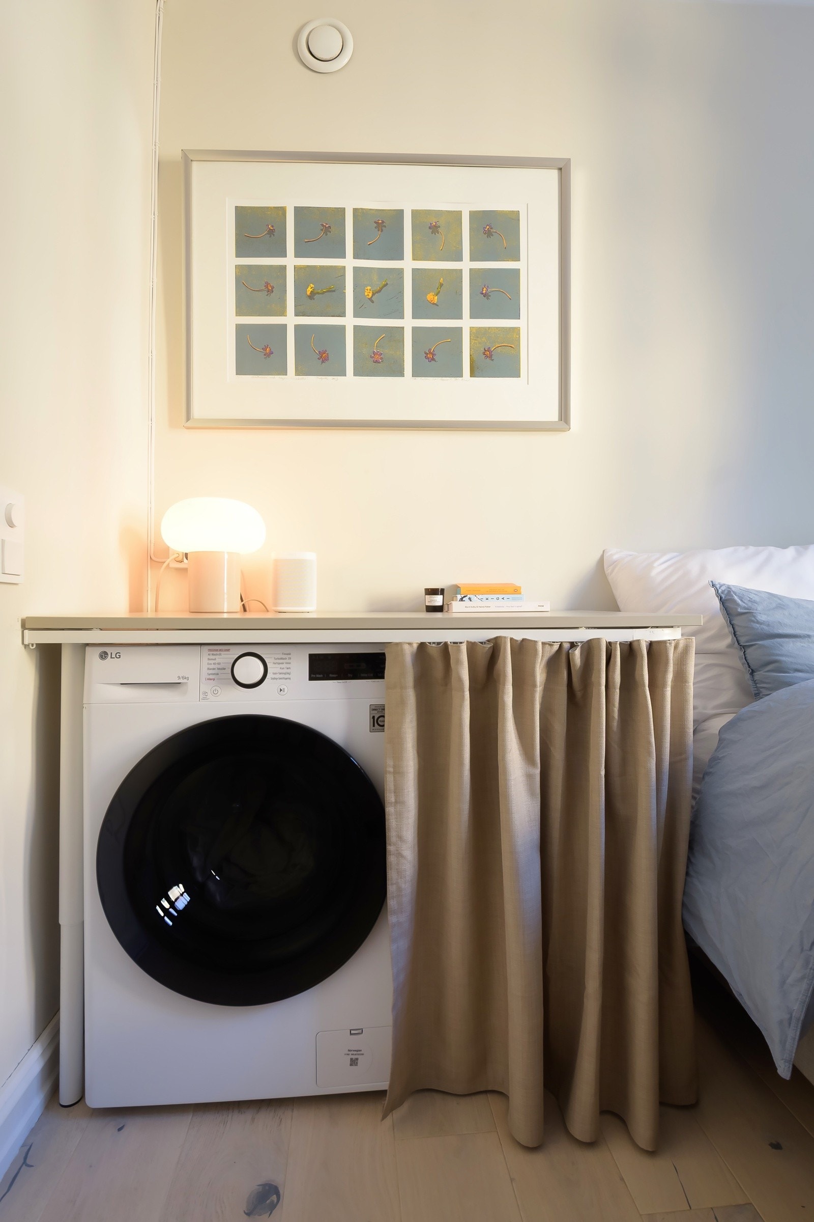 Rommet er utstyrt med opplegg for vaskemaskin. Galleribilde