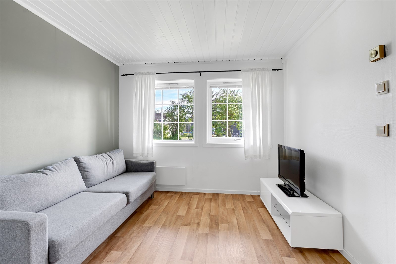 Hybel med egen inngang som genererer gode inntekter til husholdningen. Galleribilde