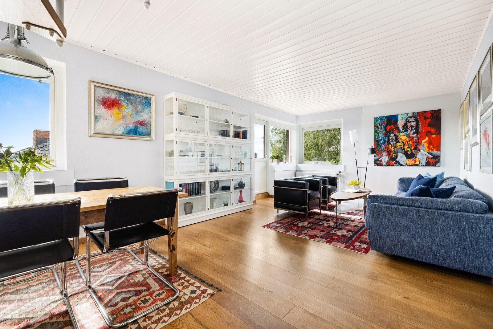 Lys stue av god størrelse Galleribilde