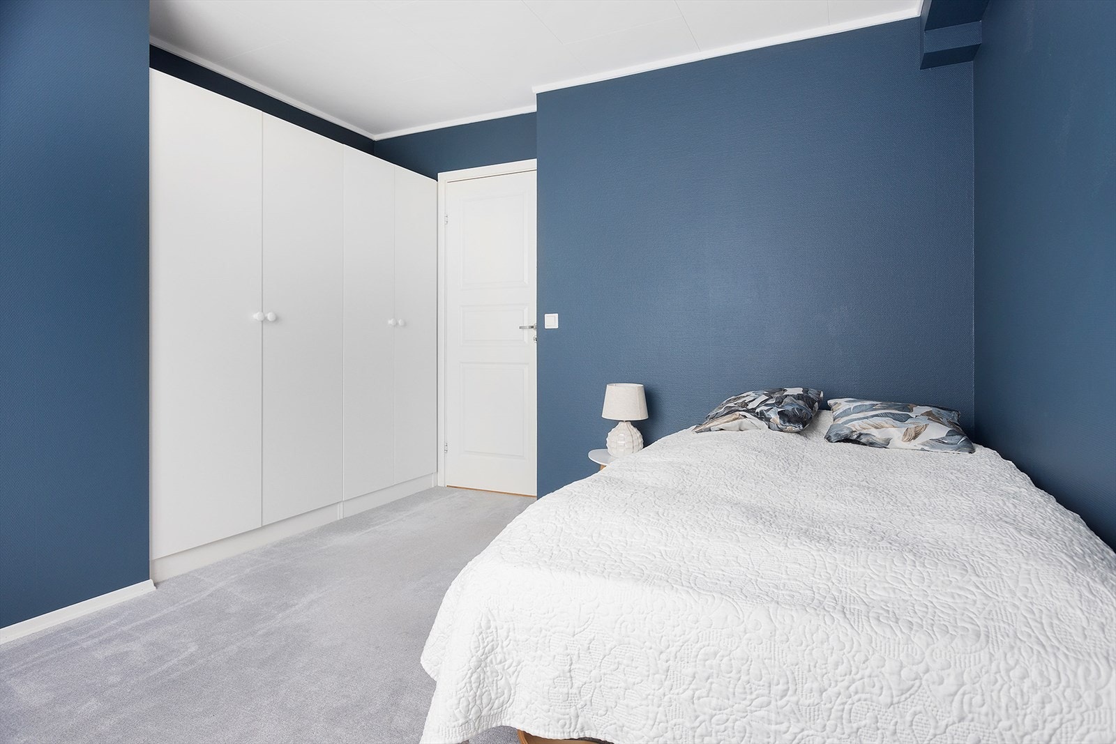 Skap på soverom følger med Galleribilde